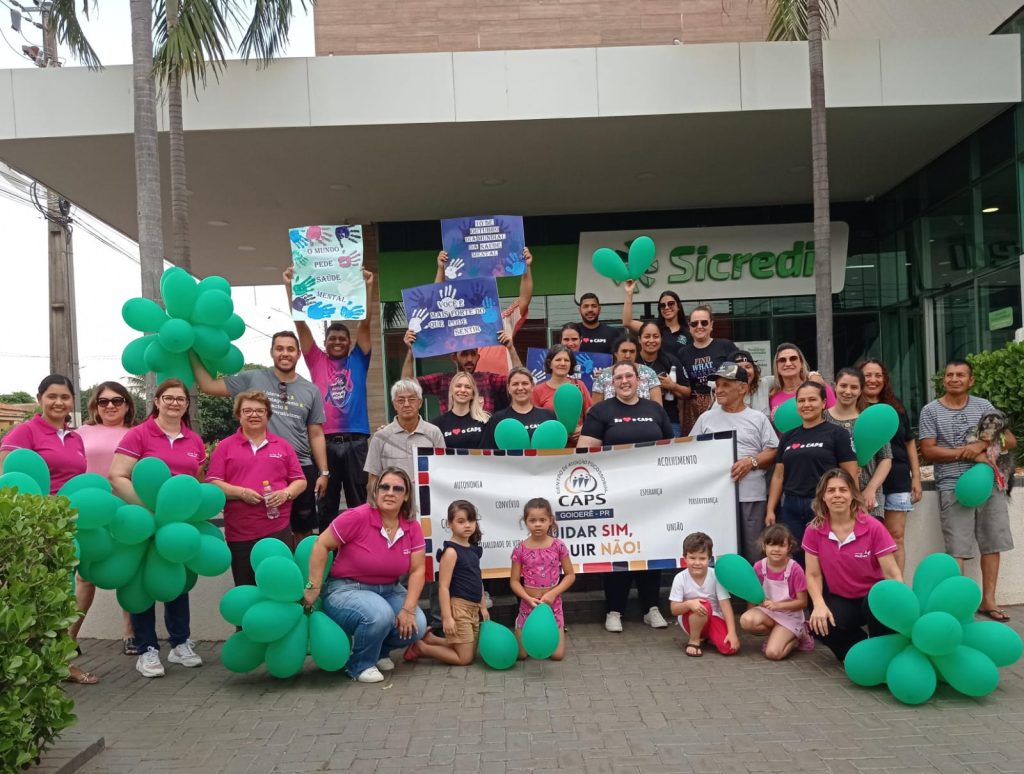 Caps e Comitê Mulher Sicredi de Goioerê realizaram caminhada lembrando