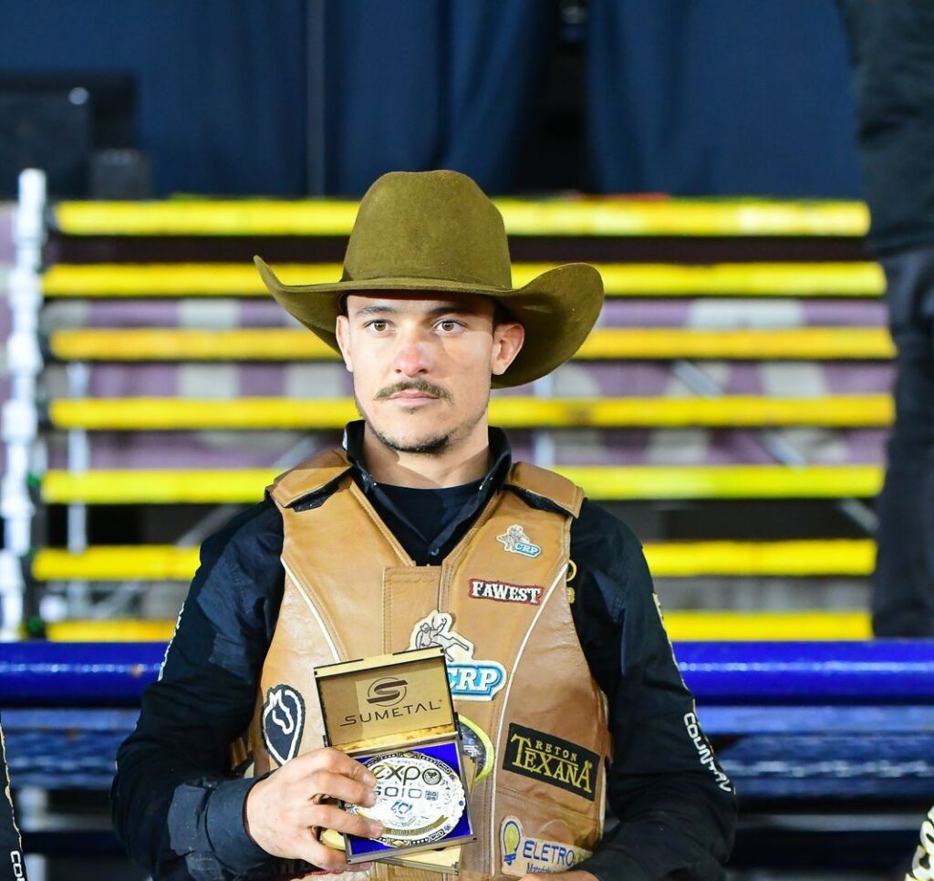 Acr Rodeio Final do Rodeio da ExpoGoio 2025 consagra Ronaldo Miranda Filho como ...