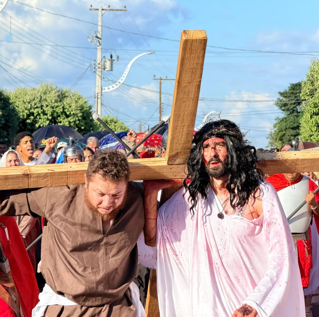 Rancho Alegre D’Oeste emociona público com encenação da Paixão de ...